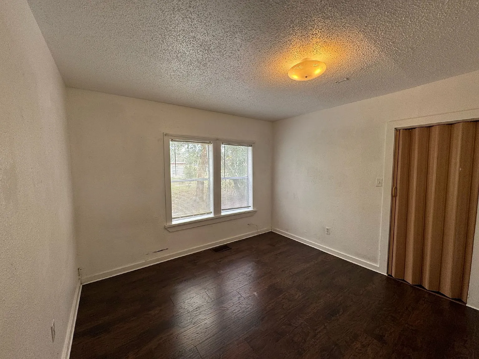 3 bed, 1.5 bath, 1064 sqft, $1,495 — Photo 4