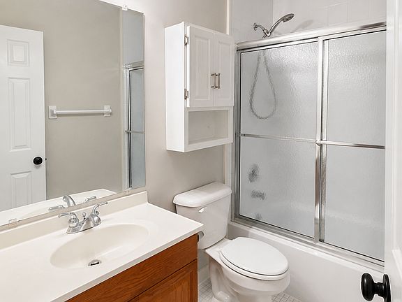2nd image of 140 Williamsburg Way