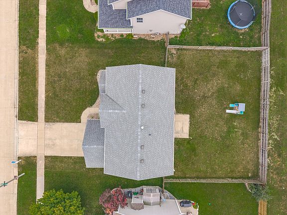3rd image of 1410 Tralee Ln