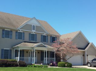 40 Cheshire Ct, Chatham, IL 62629