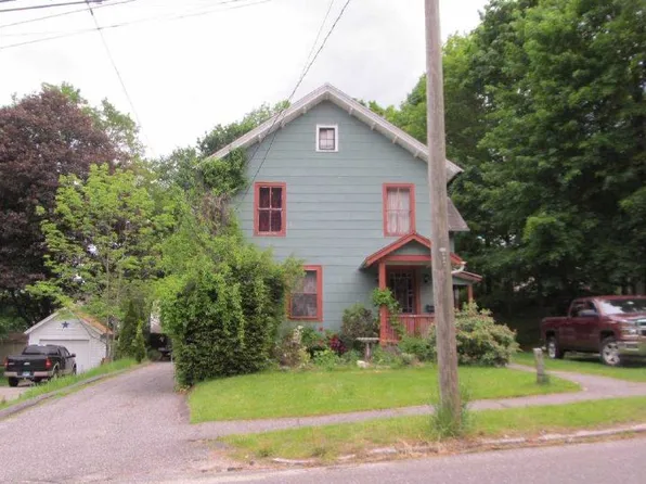230 Oak St, Winsted, CT 06098