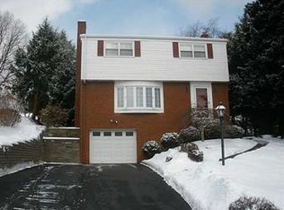 15 Lynmar Dr, Pittsburgh, PA 15209