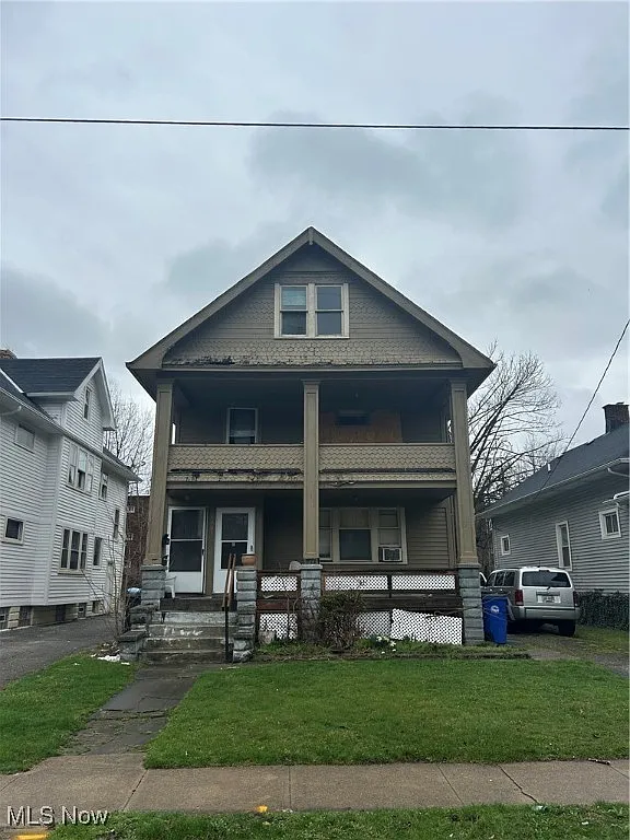 3001 E 130th St photo 1