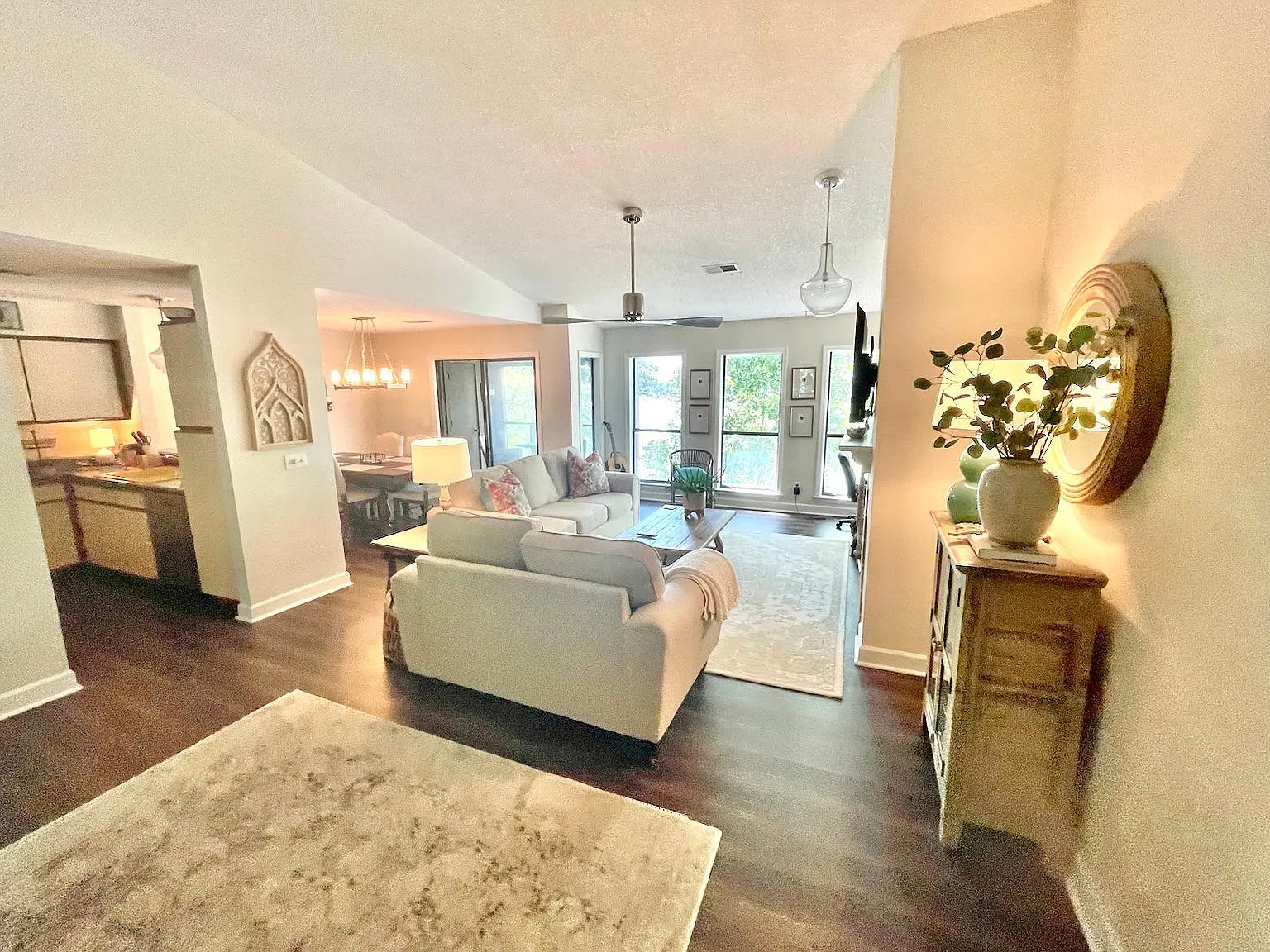 2 bed, 1200 sqft, $2,695 — Photo 4