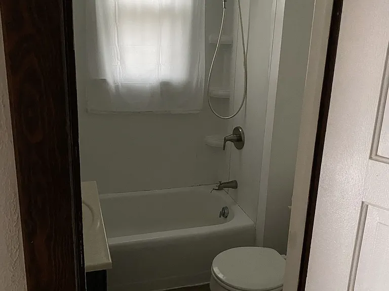 227 6th St S #2 — Photo 9