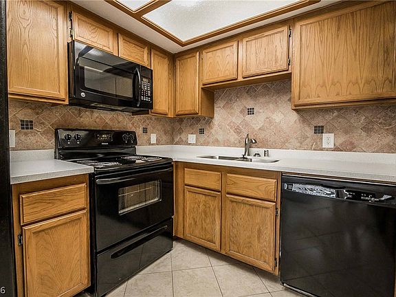 4th image of 1505 Cedar Rock Ln Unit 201