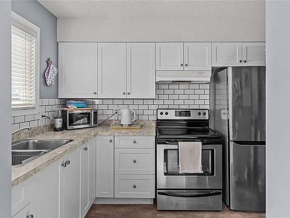 3rd image of 824 Island Hwy S #110