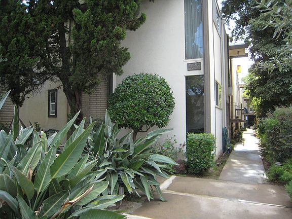 5th image of 465 S Hudson Ave APT 1