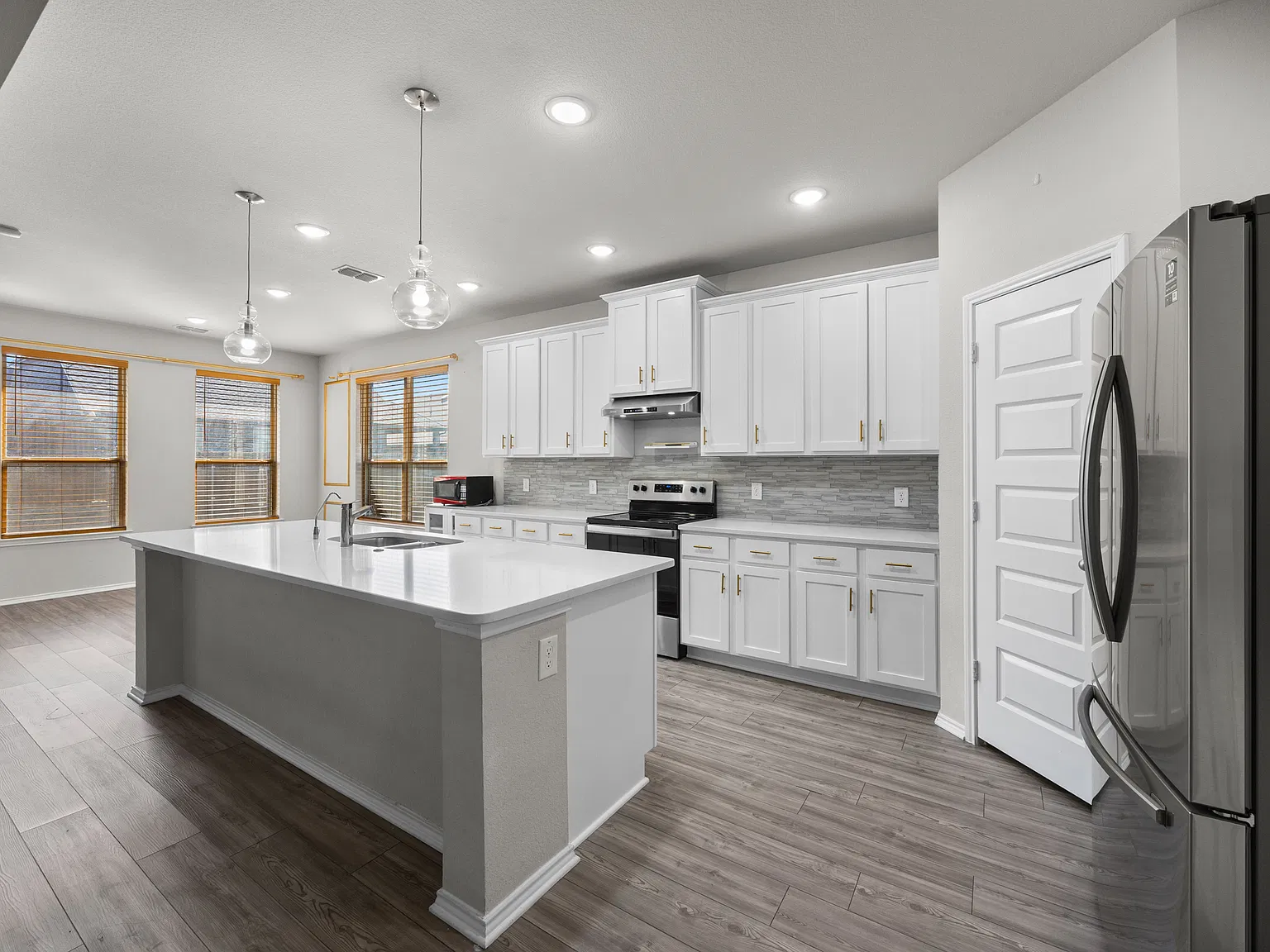 5 bed, 3068 sqft, $3,000 — Photo 3