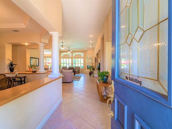 4th image of 967 Sweet Pea Ln
