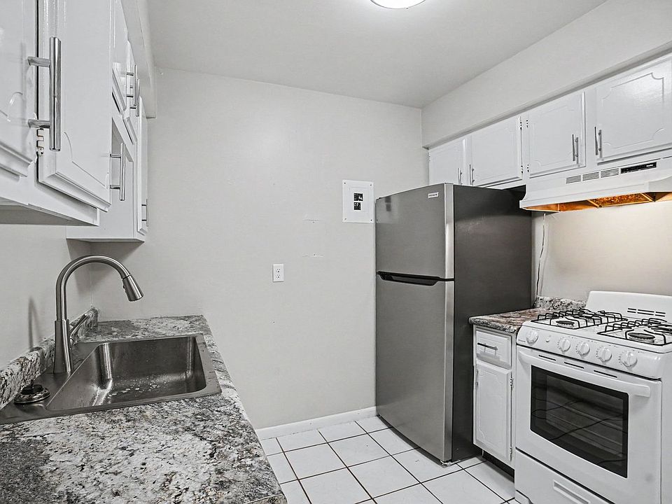 1st image of 514-516 N Berkley St