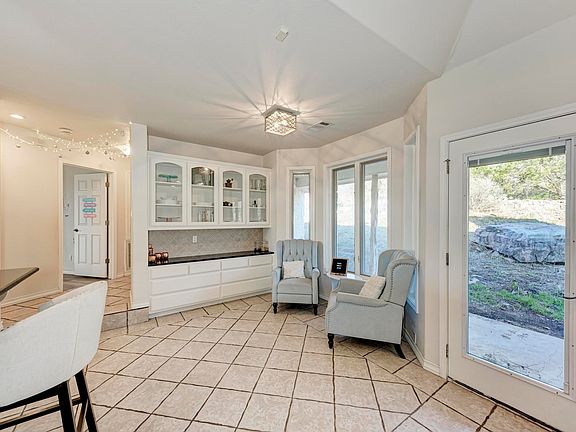 5th image of 330 Juniper Trail