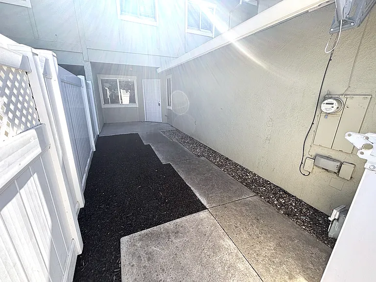 80 Portola Way #102 — Photo 3