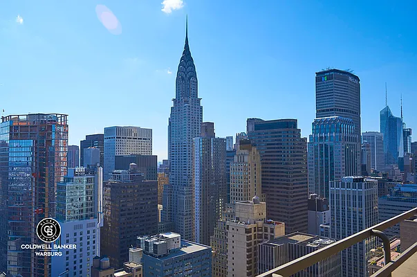 Rented by Coldwell Banker Warburg | media 20