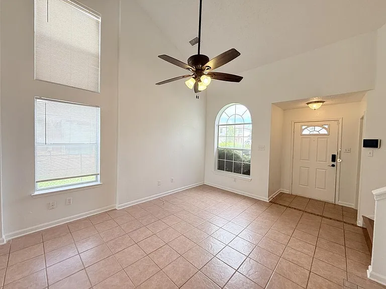 2302 Tracey Ann Ln — Photo 7