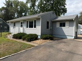 5911 Hodgson Rd, Shoreview, MN 55126