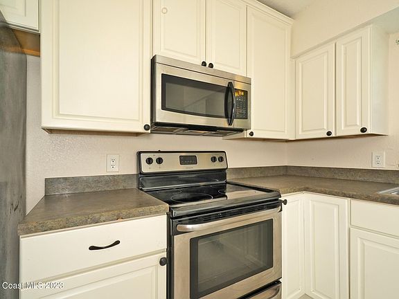 5th image of 18 Rosevere Way