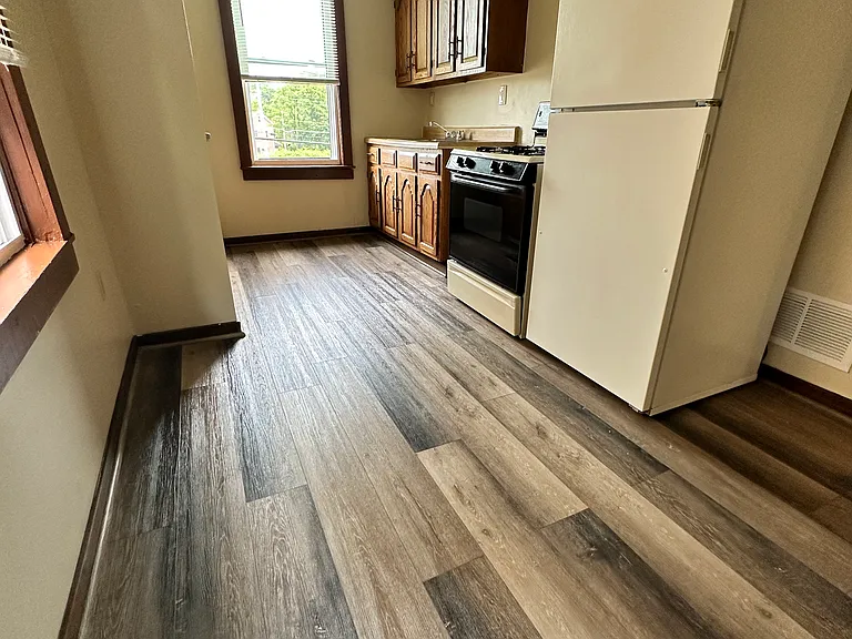 525 Larimer Ave #18 — Photo 5
