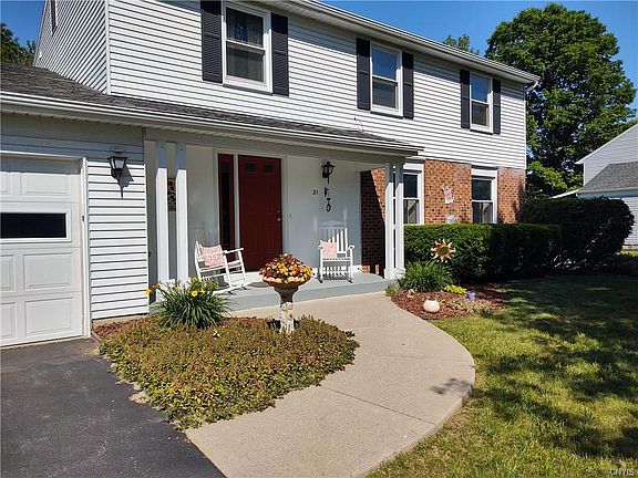 2nd image of 31 Carousel Ln