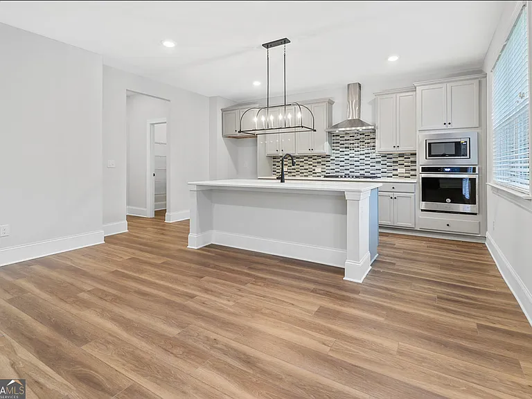 127 Vivian Ln — Photo 17