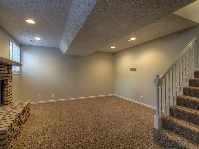3307 S 133rd St — Photo 9
