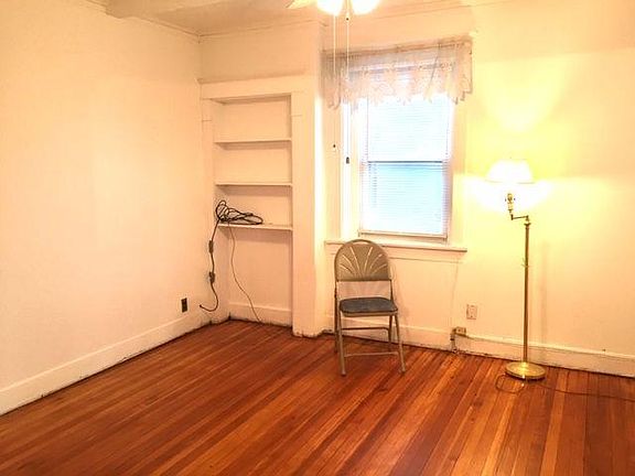 3rd image of 23 Hopper St