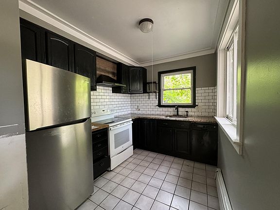 3rd image of 45 Lake Dr #A
