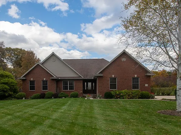 5505 Brookview Ln, Upper Sandusky, OH 43351