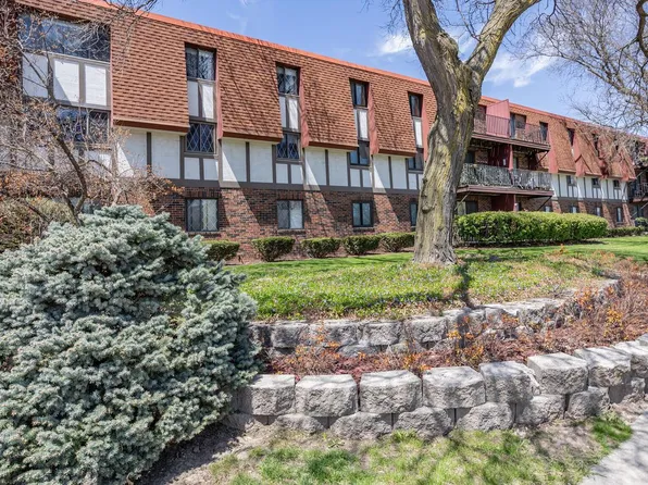 5253 North Lovers Lane ROAD #114, Milwaukee, WI 53225
