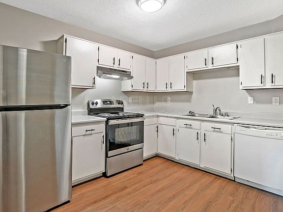 5th image of 1423 E Breckinridge St