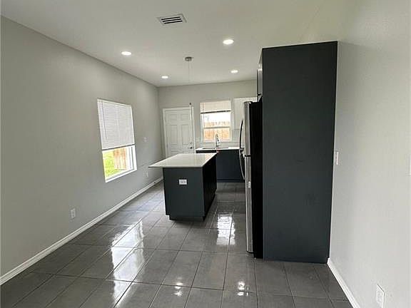 3rd image of 11006 N 33rd Ln #4