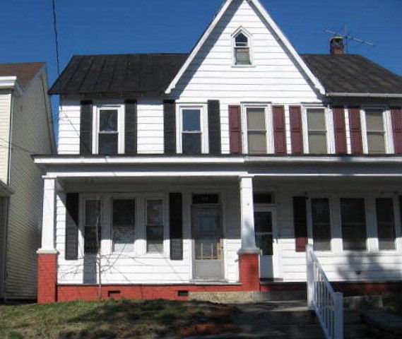 2nd image of 117 S Saint Peter St