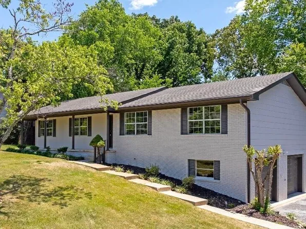 8616 Surry Cir, Chattanooga, TN 37421