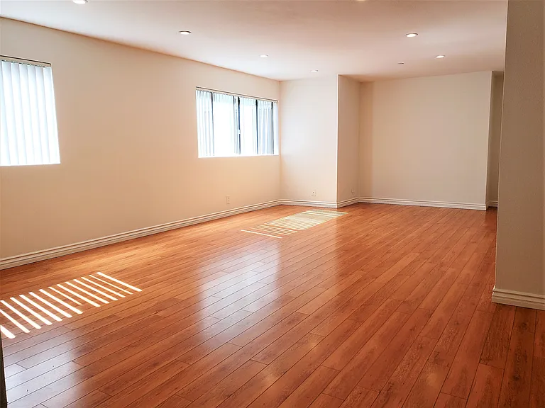 1141 N Columbus Ave #2044 — Photo 5