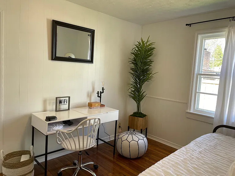 1007 E Unaka Ave #2 — Photo 14