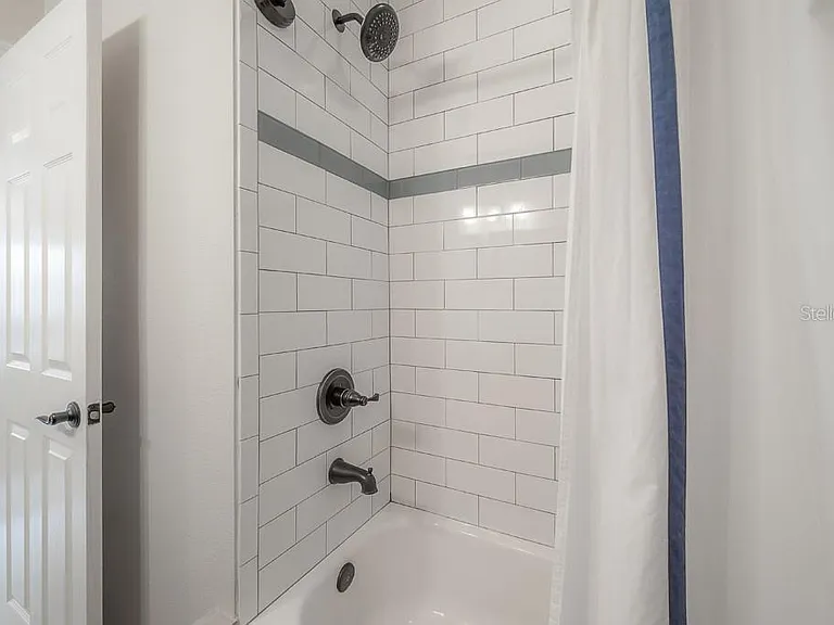 2407 S Harold Ave — Photo 20