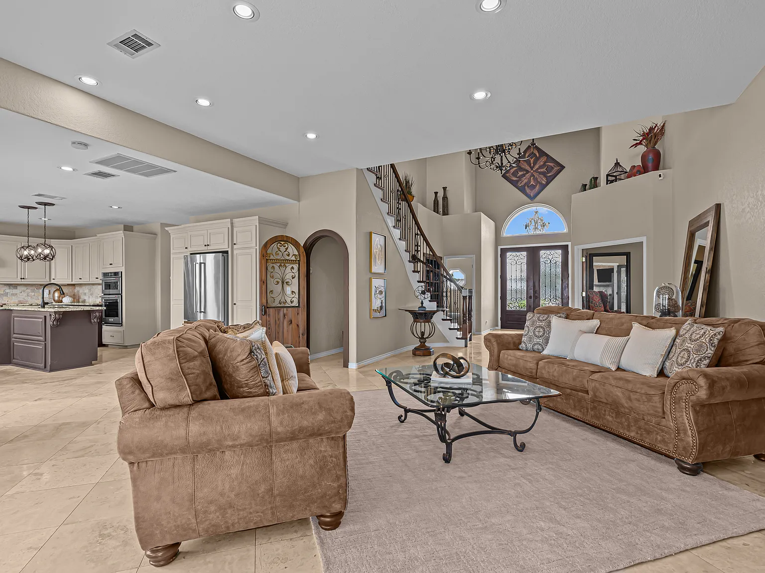 3 bed, 3.5 bath, 3250 sqft, $4,500 — Photo 4