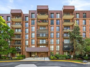 111 Acacia Dr APT 101, Indian Head Park, IL 60525