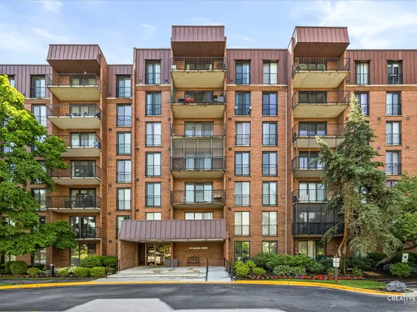111 Acacia Dr APT 101, Indian Head Park, IL 60525