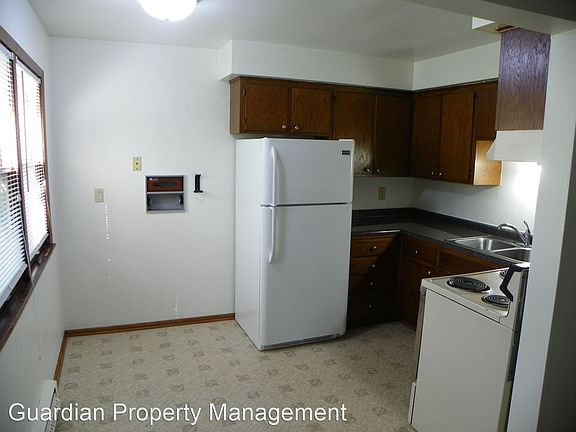 3rd image of 352 21st Ave S APT 3C