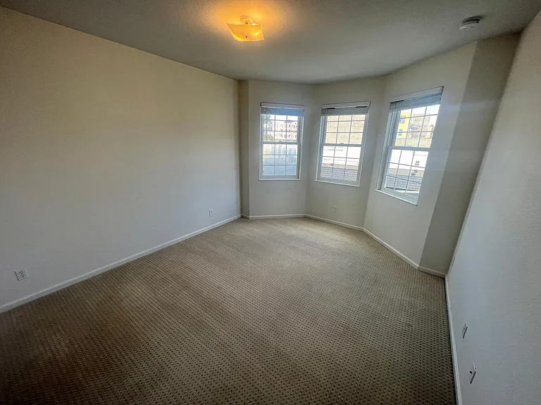 129 Blake St — Photo 6