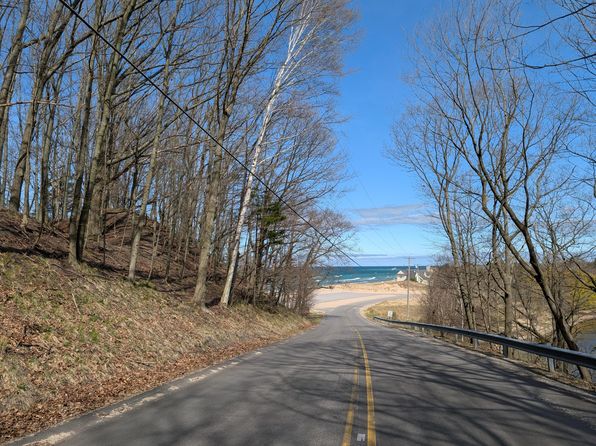 846 S Lakeshore Dr N, Ludington, MI 49431