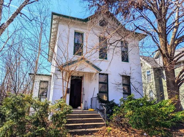 157 E 5th St, Winona, MN 55987