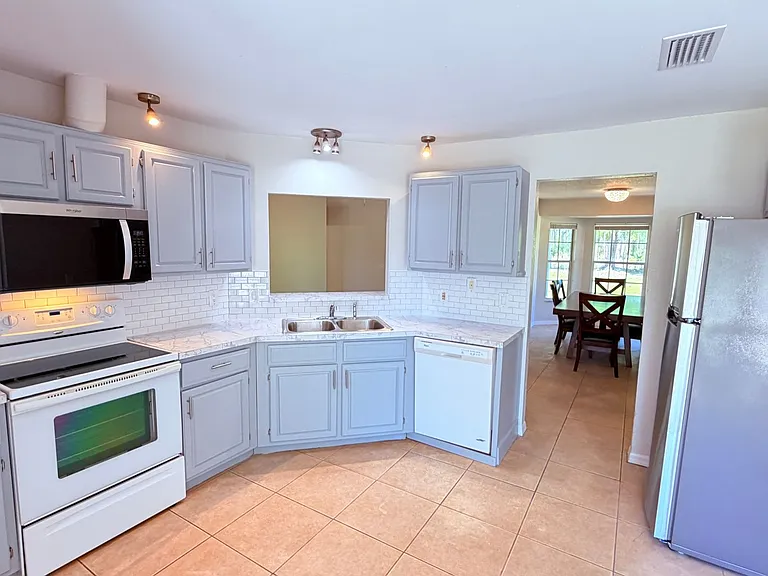 20515 Macon Pkwy — Photo 12