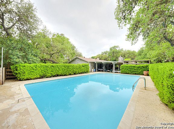 3rd image of 10227 Vernlyn Dr