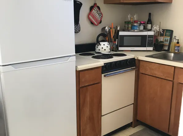 1060 Waring St #B, Seaside, CA 93955