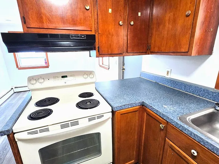 159 Montgomery Street — Photo 2