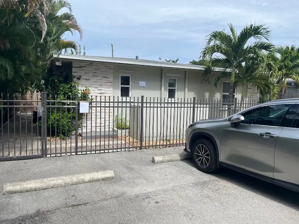 816 NE 17th Way #W, Fort Lauderdale, FL 33304