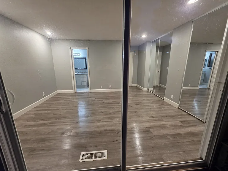 2030 Hayworth Dr — Photo 9
