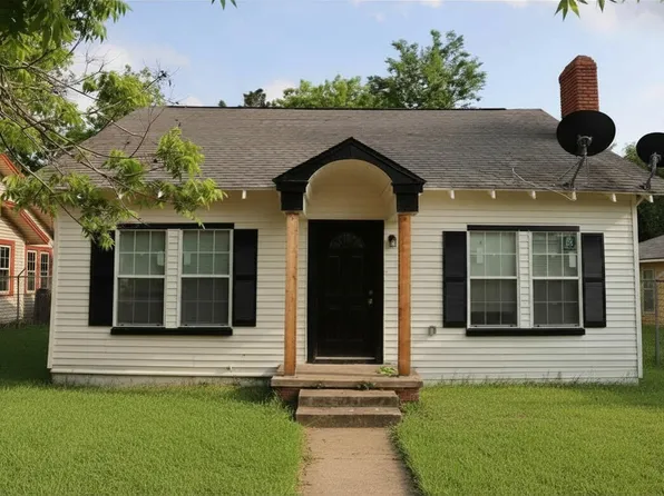818 E Palestine St, Mexia, TX 76667